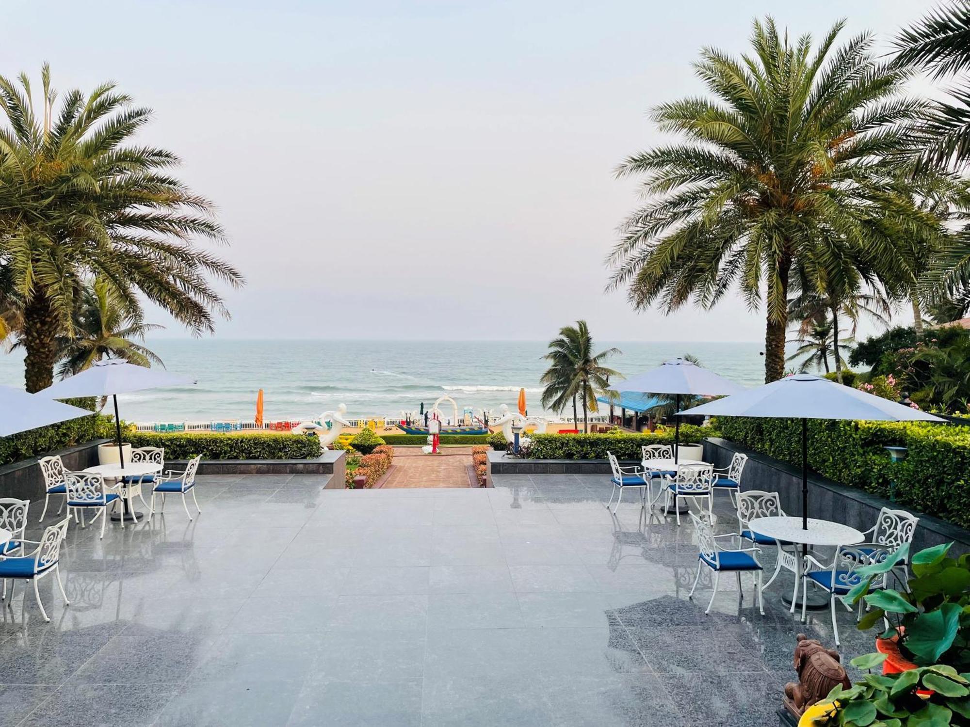 Mayfair Palm Beach Resort Gopālpur Exterior foto
